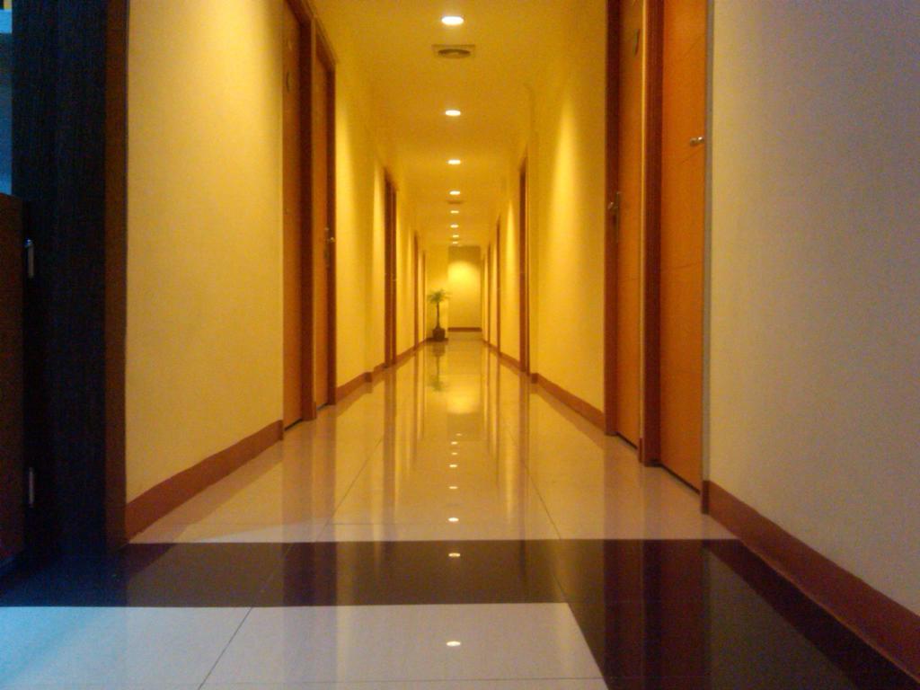 Green Leaf Inn Понтианак Экстерьер фото
