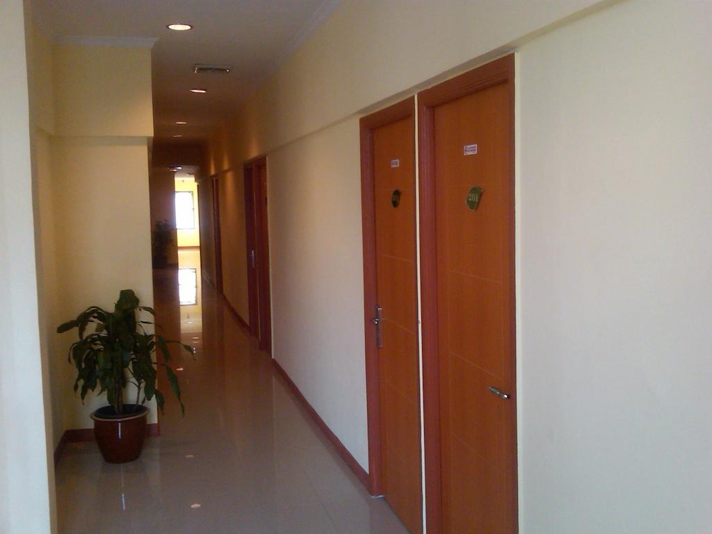 Green Leaf Inn Понтианак Экстерьер фото
