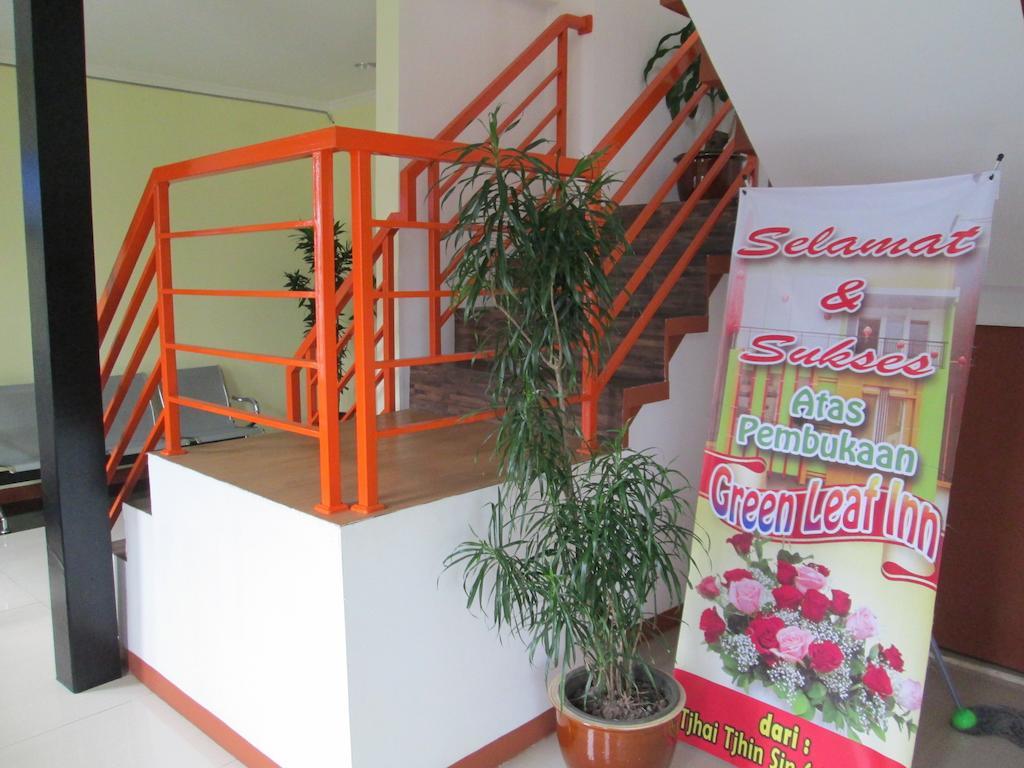 Green Leaf Inn Понтианак Экстерьер фото
