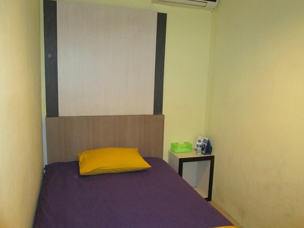 Green Leaf Inn Понтианак Номер фото