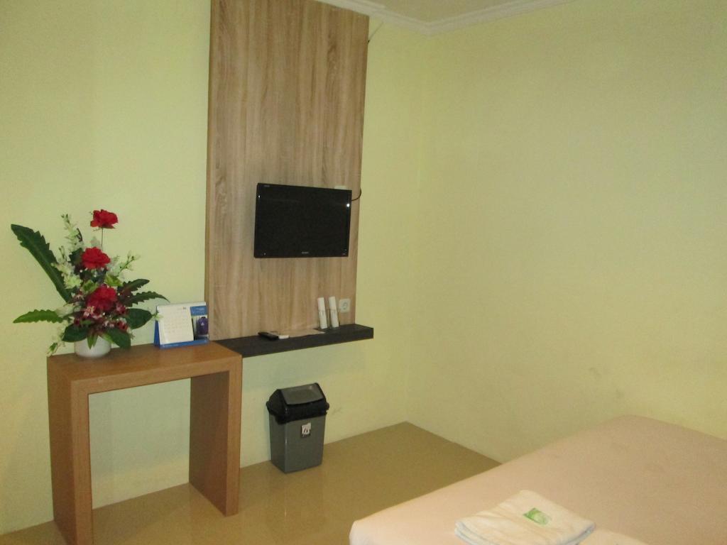 Green Leaf Inn Понтианак Номер фото
